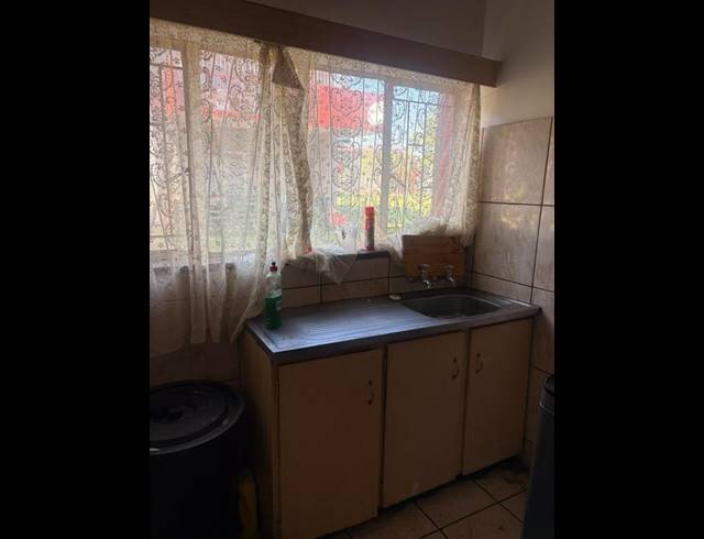 2 BEDROOM APARTMENT FOR SALE IN SASOLBURG EXT 3